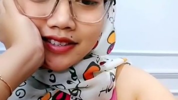 Bokep Jilbab – Private Live Neng Solehot Lepas Bra Spill Pentil Nenen