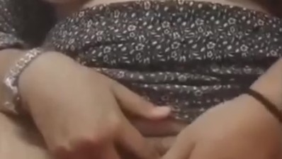 Bokep Indo Tante Jilbab Remas Toket Colmek Becek