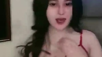 Arum Mainin Toket Sambil Colok Dildo